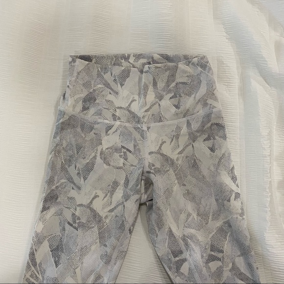 Wunder Under Leggings - Picture 1 of 4